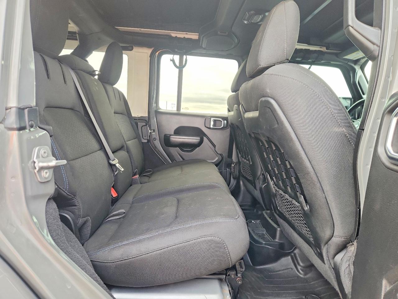 2021 Jeep Wrangler / VIN 1C4JJXR62MW643096 photo 10
