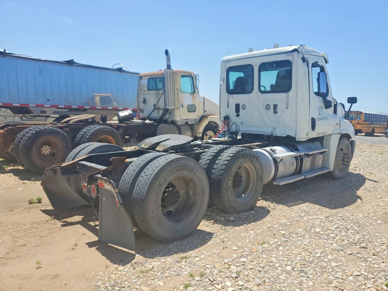 2015 FREIGHTLINER All other VIN 3AKJGEBG7FSGB4277 photo 4