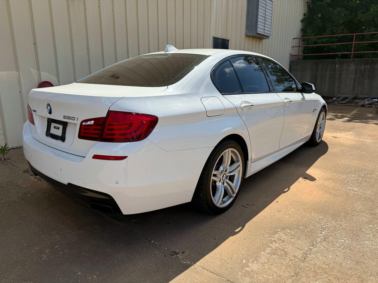 2013 BMW 5 series VIN WBAFU9C57DDY71810 photo 4