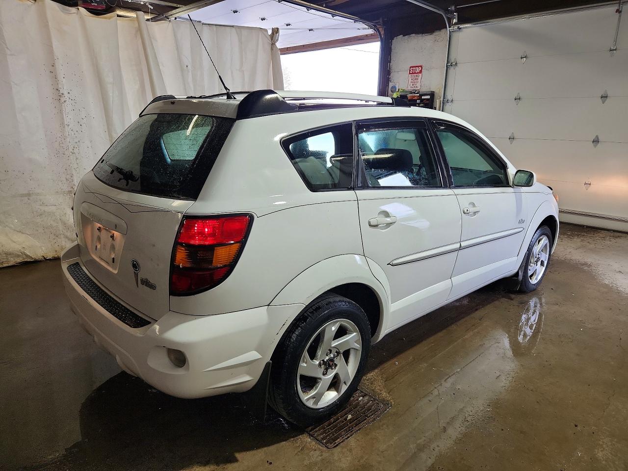 2005 Pontiac Vibe VIN 5Y2SM638X5Z471738 photo 3