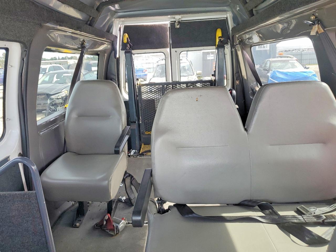 2008 Ford Econoline VIN 1FTNE24WX8DA02652 photo 10