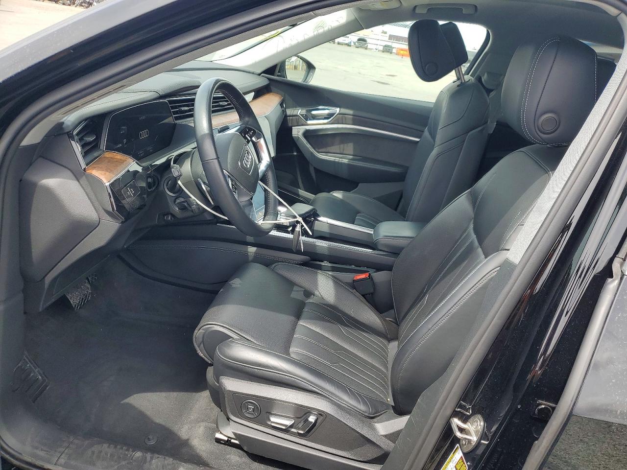 2019 AUDI E-tron VIN WA1VABGE2KB008490 photo 7