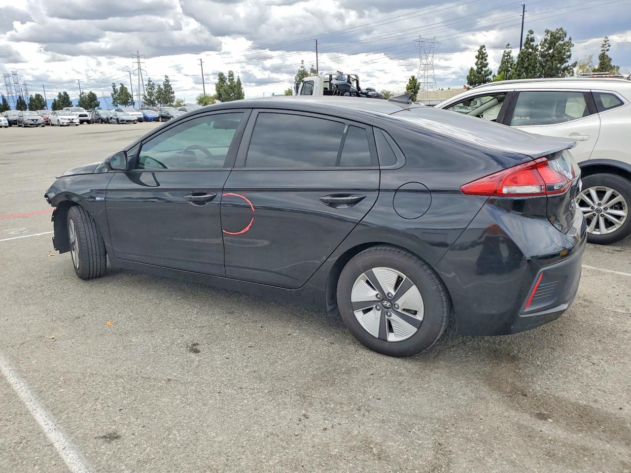 2017 Hyundai Ioniq VIN KMHC65LC6HU030313 photo 2