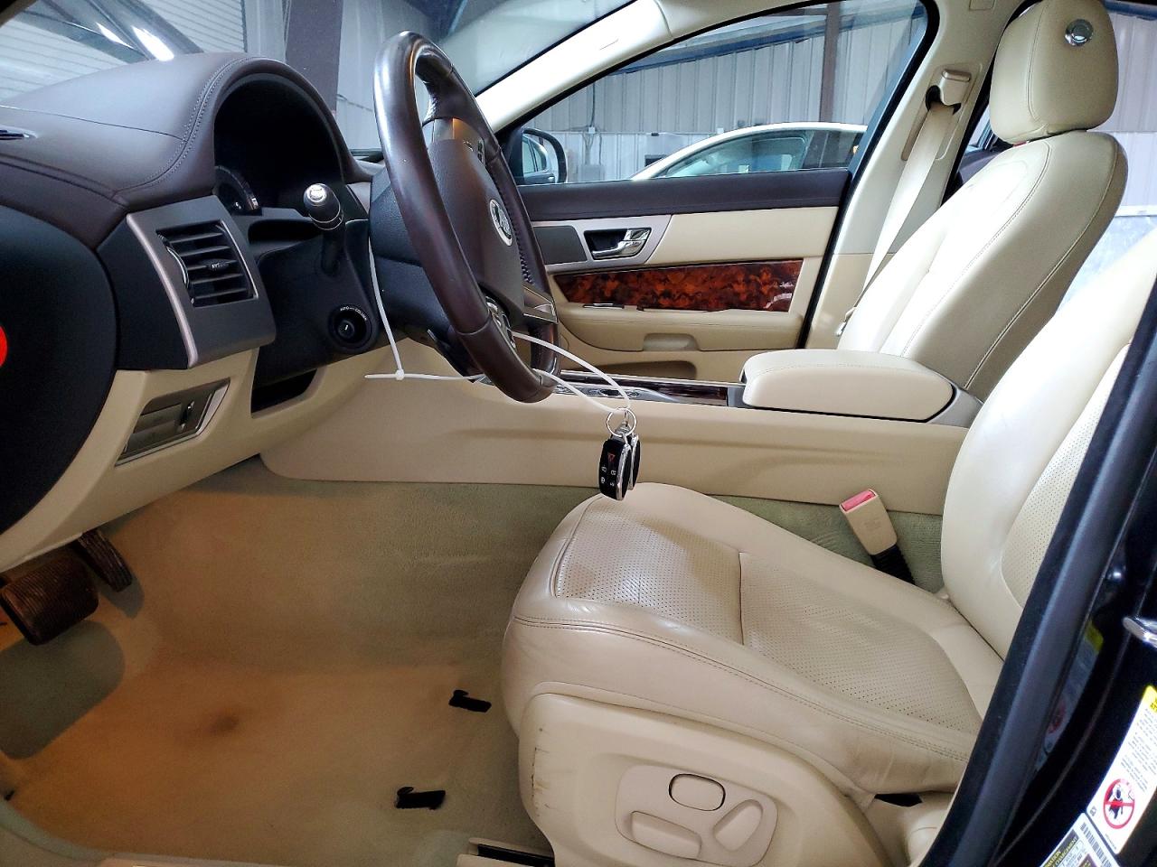 2011 Jaguar Xf VIN SAJWA0GB3BLS01876 photo 7
