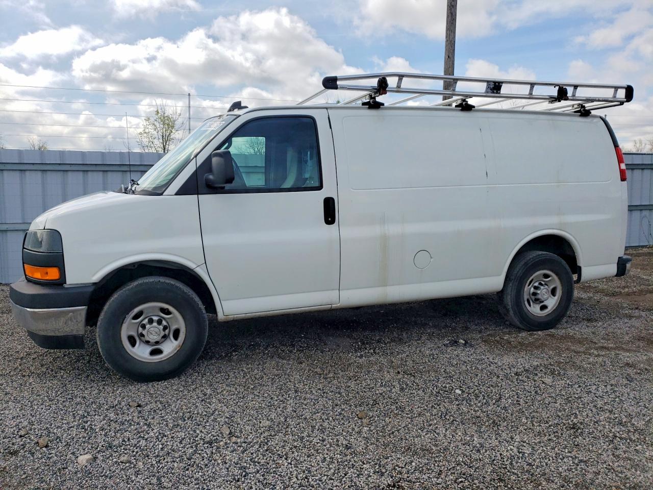 2020 GMC Savana VIN 1GTW7AFP3L1216066 photo 1