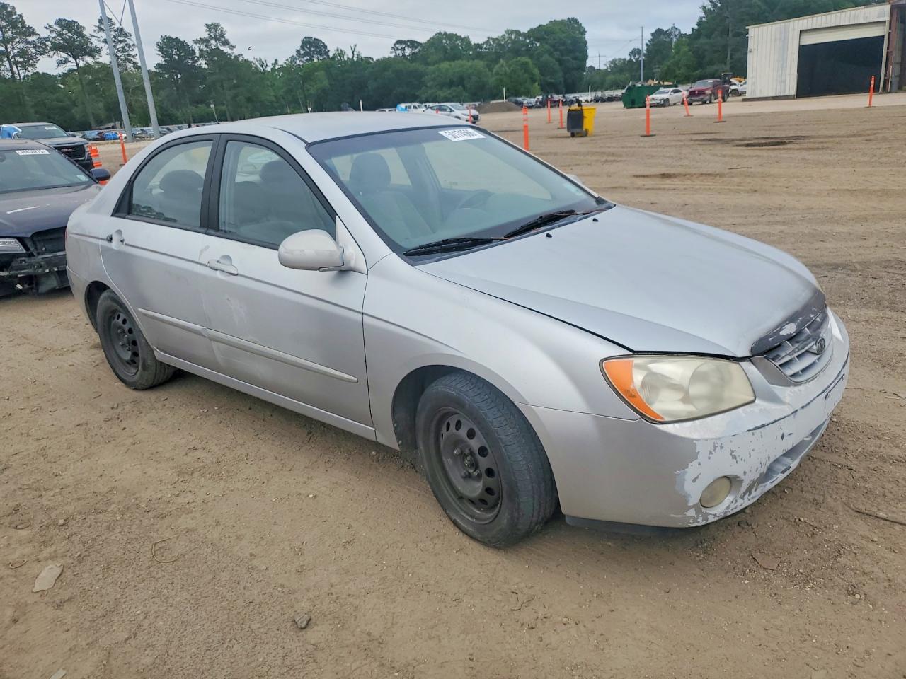 2005 Kia Spectra VIN KNAFE121X55167996 photo 4