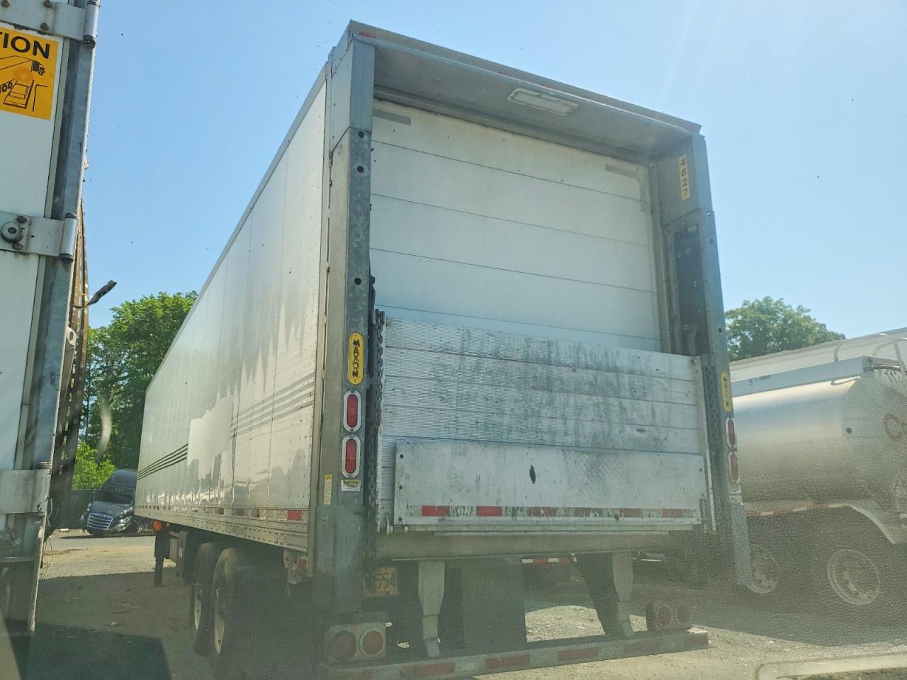 2016 UTILITY All models VIN 1UYVS2483GM692206 photo 3