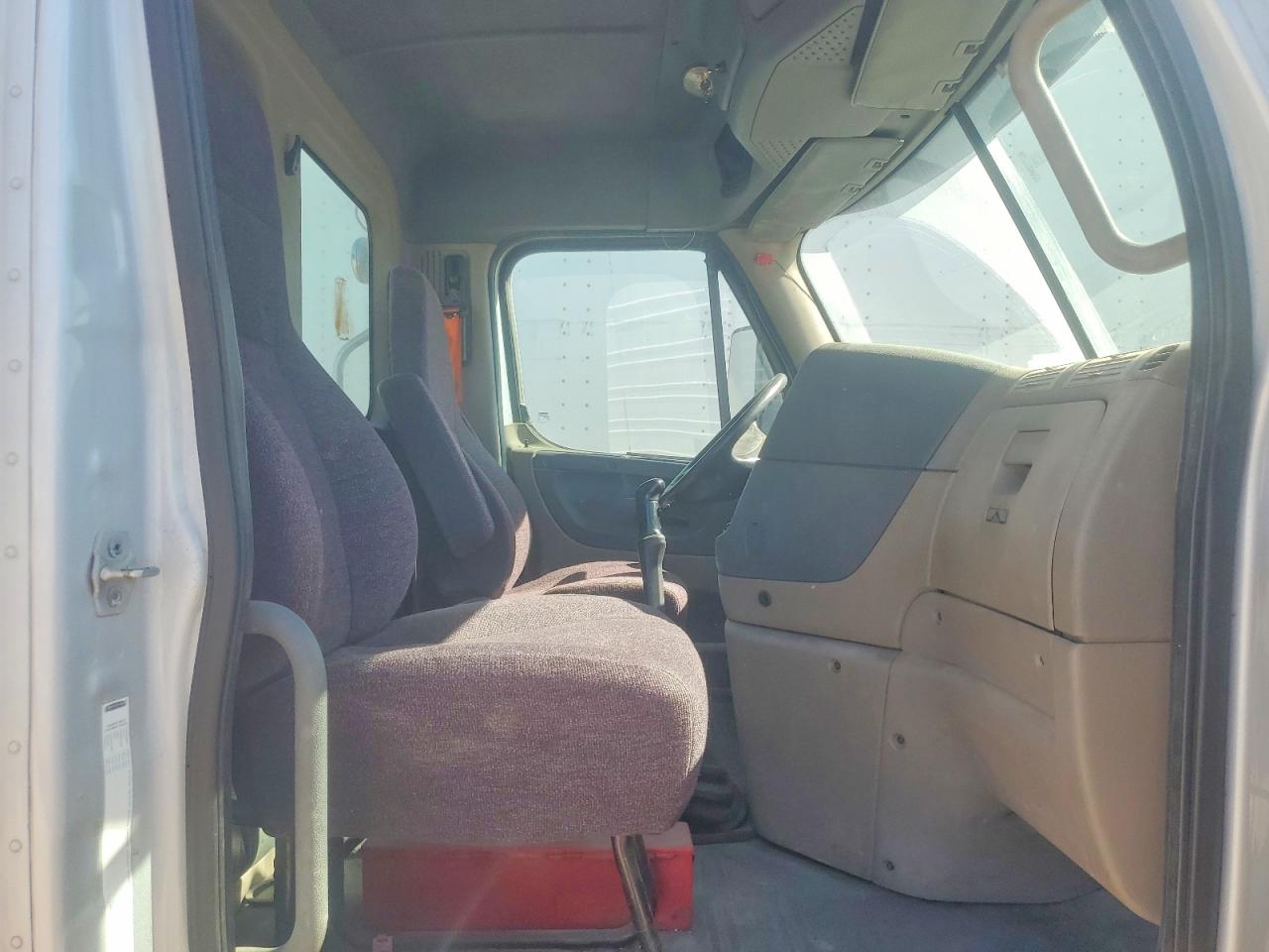 2016 FREIGHTLINER All other VIN 1FUBGEDV6GLHD6321 photo 5