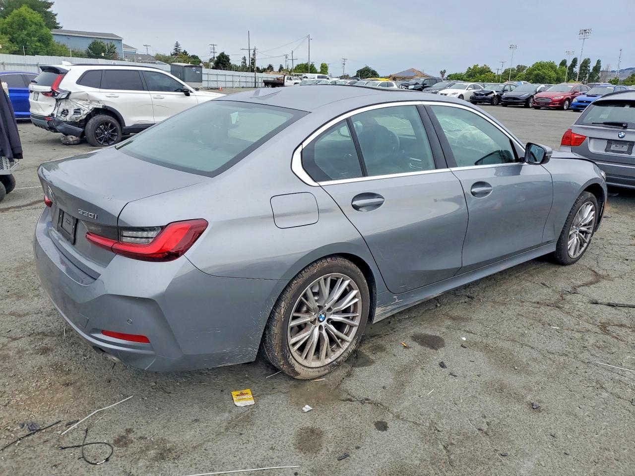 2024 BMW 3 series VIN 3MW69FF09R8E12525 photo 3