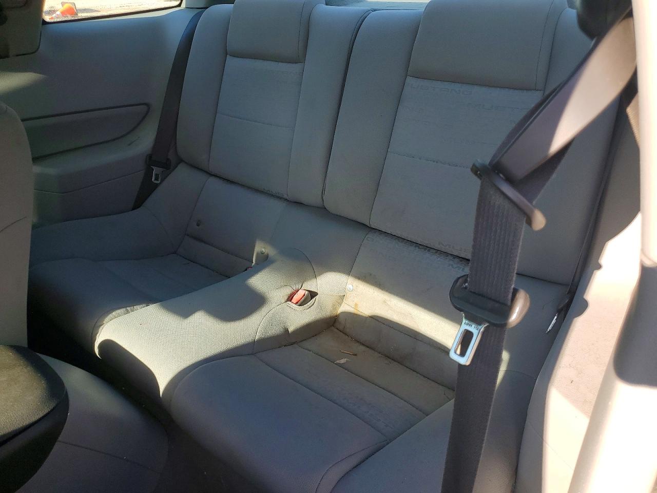 2008 Ford Mustang VIN 1ZVHT80N485136647 photo 10