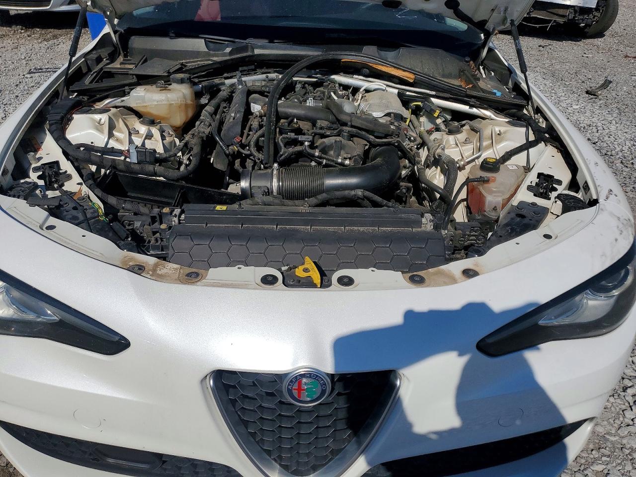 2017 Alfa Giulia VIN ZARFAEEN9H7560780 photo 11