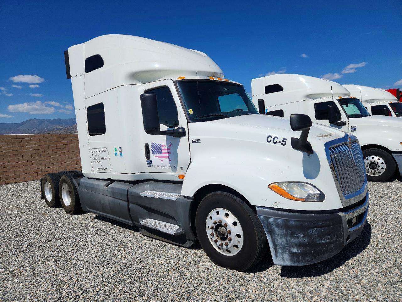 2019 International All other VIN 3HSDZAPR4KN179727 photo 1