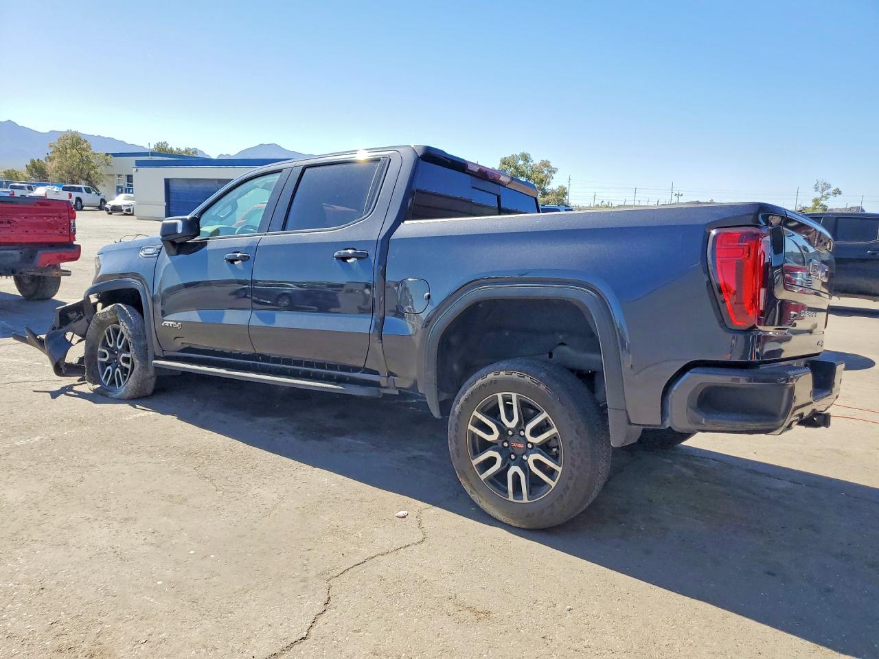2023 GMC SIERRA VIN 1GTUUEE88PZ213852 photo 2