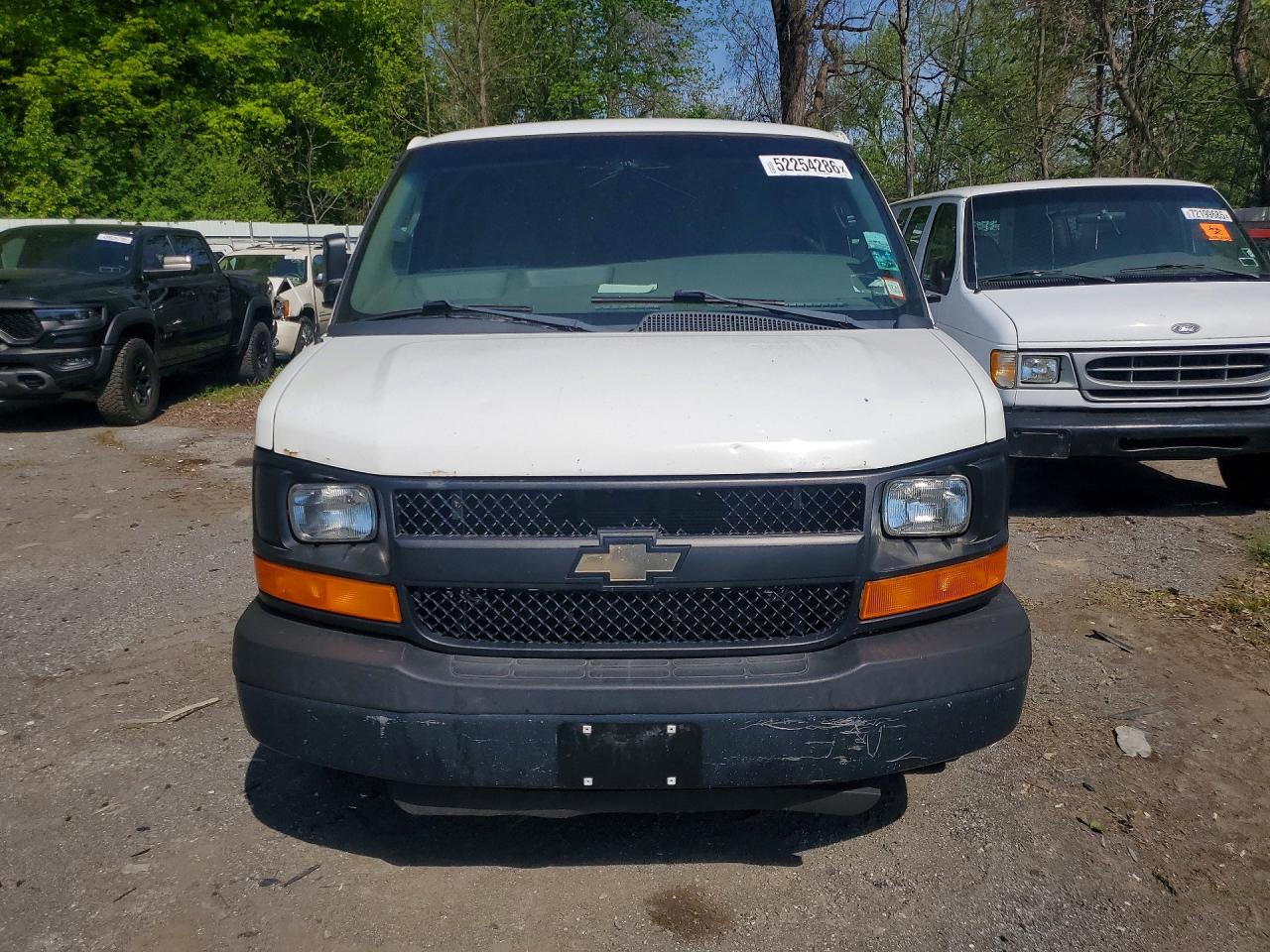 2016 Chev Express VIN 1GCWGAFF5G1215627 photo 5