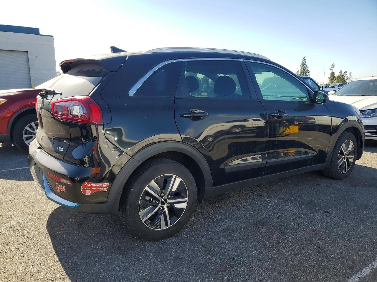 2019 Kia Niro VIN KNDCB3LC0K5341113 photo 3