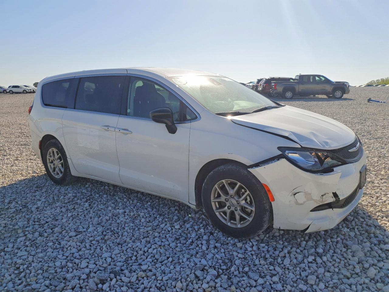 2024 Chrysler Minivan VIN 2C4RC1CG5RR138830 photo 4