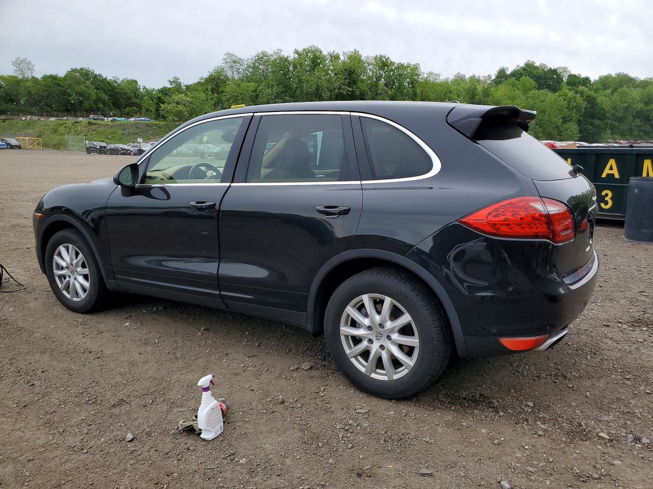 2013 Porsche Cayenne VIN WP1AA2A23DLA01370 photo 2
