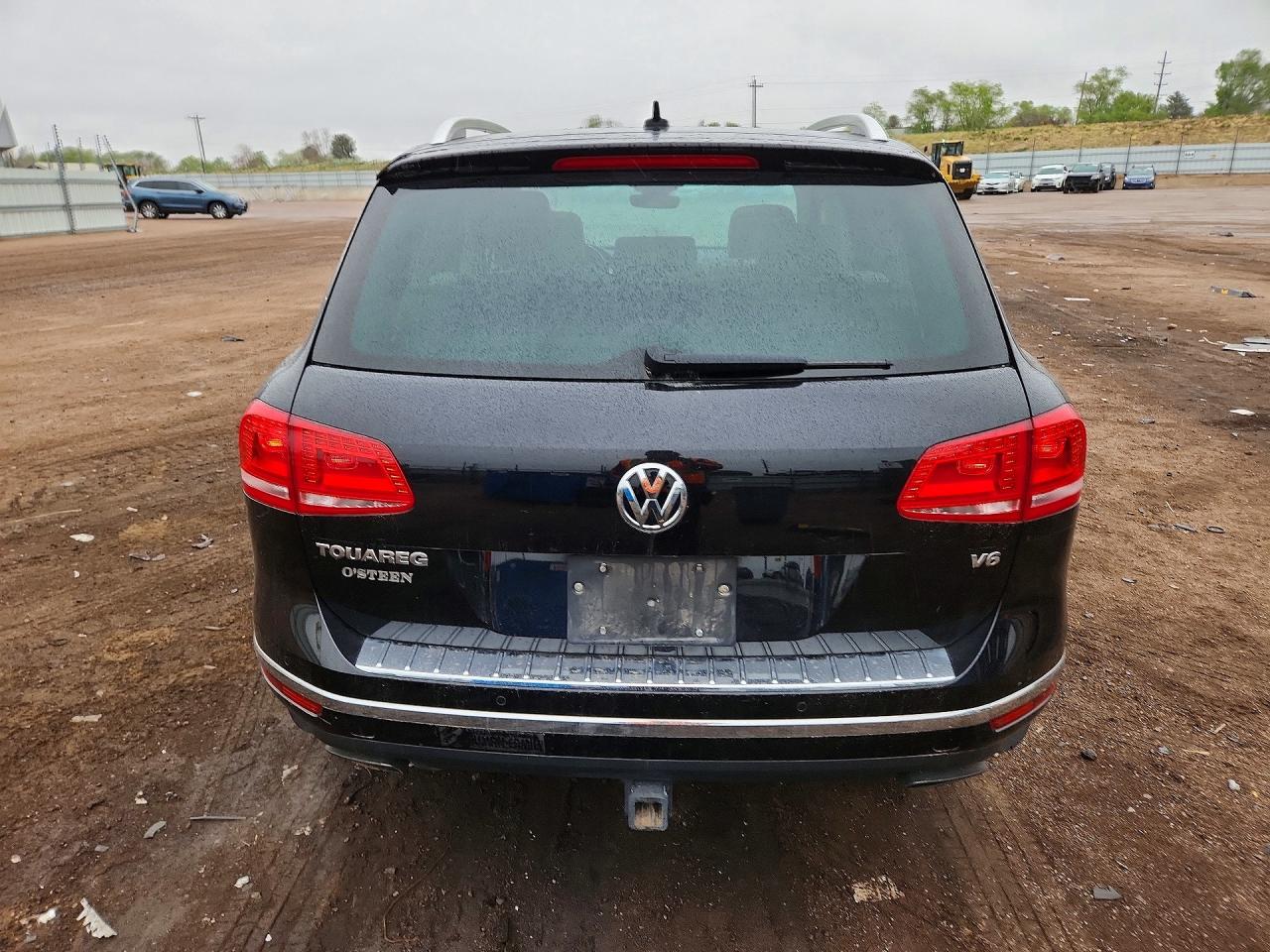 2017 Volkswagen Touareg VIN WVGGF7BP5HD004982 photo 6