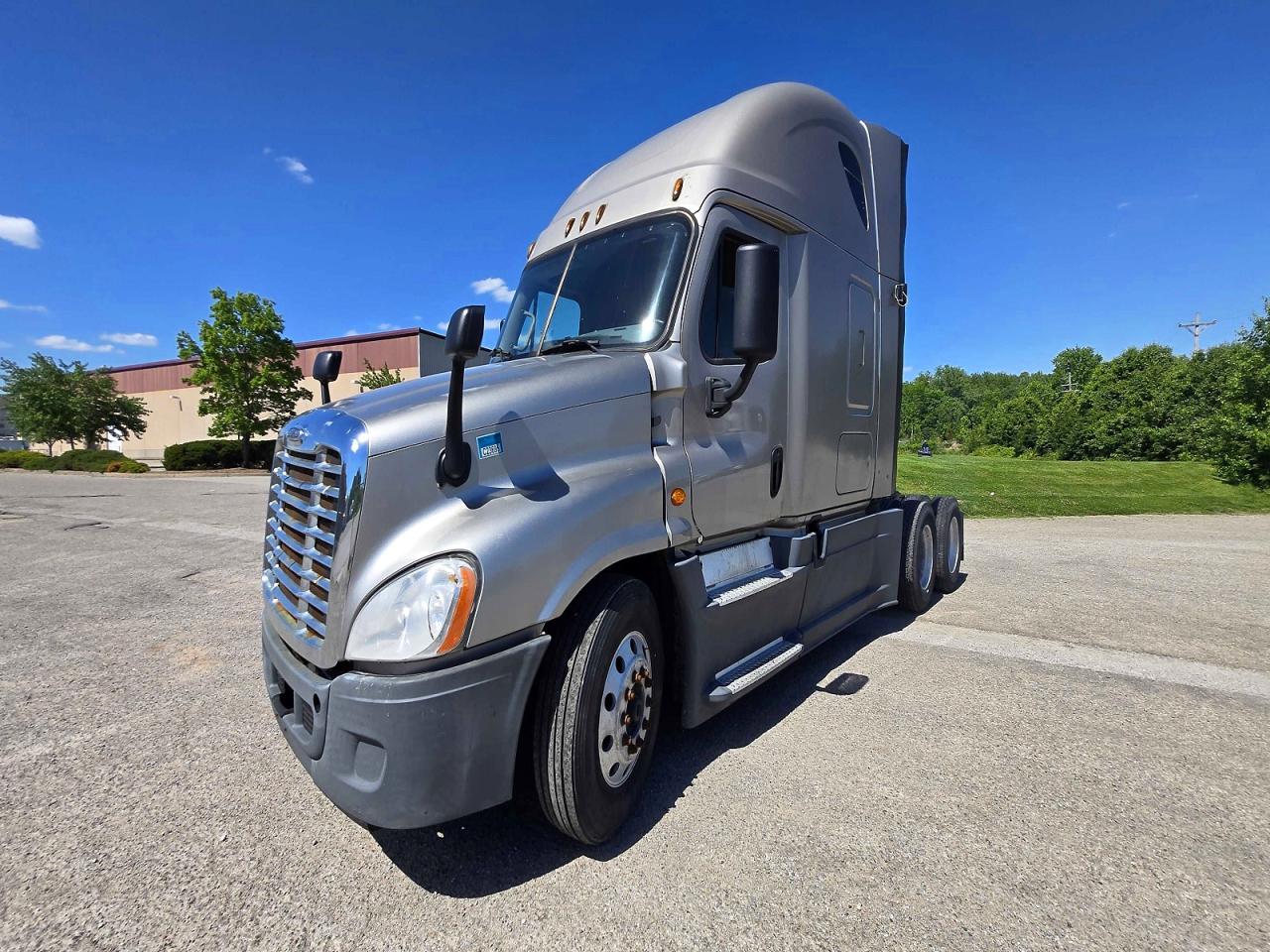 2016 FREIGHTLINER All other VIN 3AKGGLD5XGSGU7466 photo 2