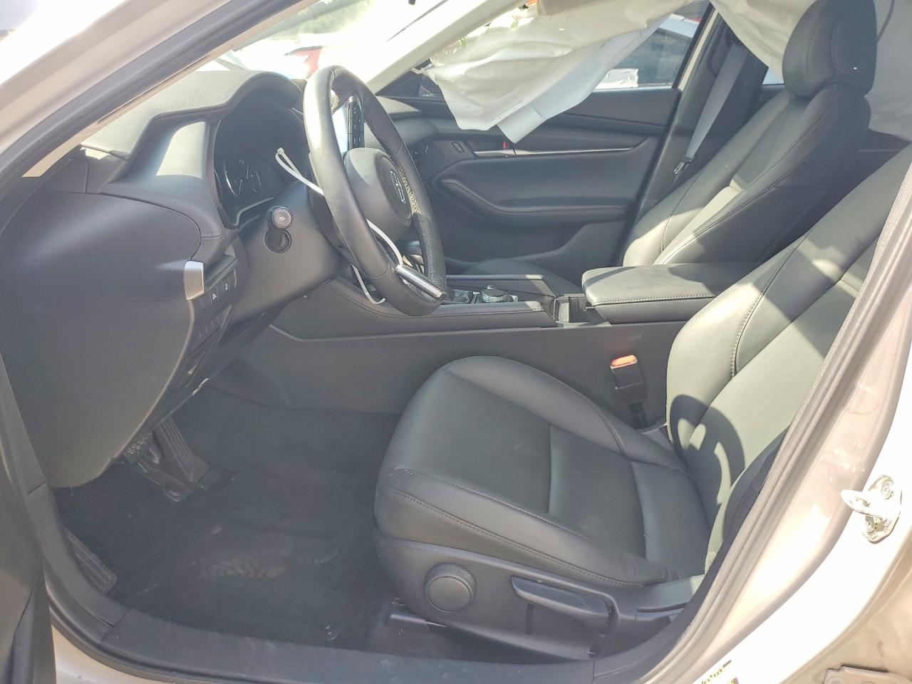 2024 Mazda Mazda3 VIN 3MZBPABM7RM430416 photo 7