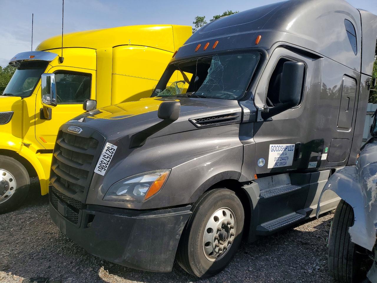 2019 FREIGHTLINER All other VIN 3AKJHHDR1KSKB5465 photo 2