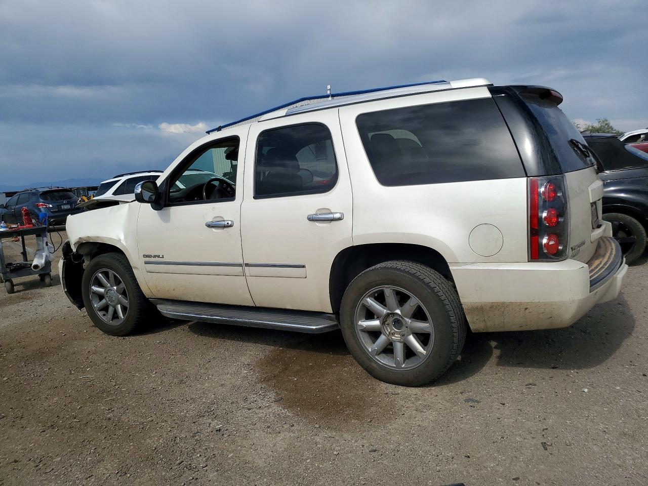 2014 GMC Yukon VIN 1GKS1EEF4ER108502 photo 2