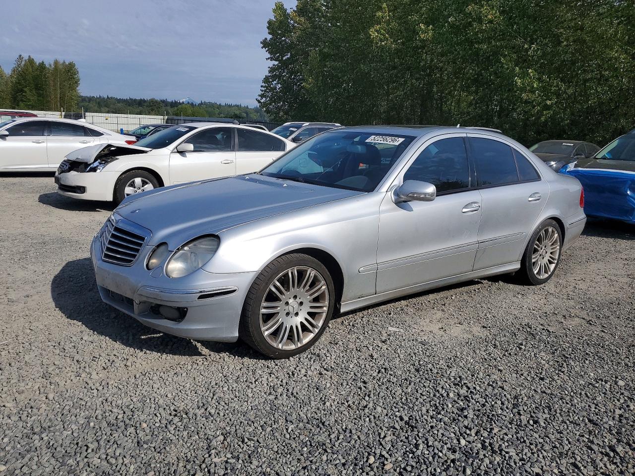 2007 Mercedes-Benz E-class VIN WDBUF56X87B031642 photo 1