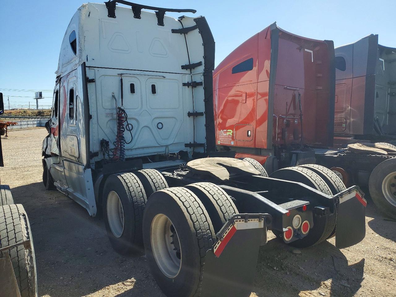 2026 FREIGHTLINER All other VIN 3AKJHHFG8TSWJ1538 photo 3