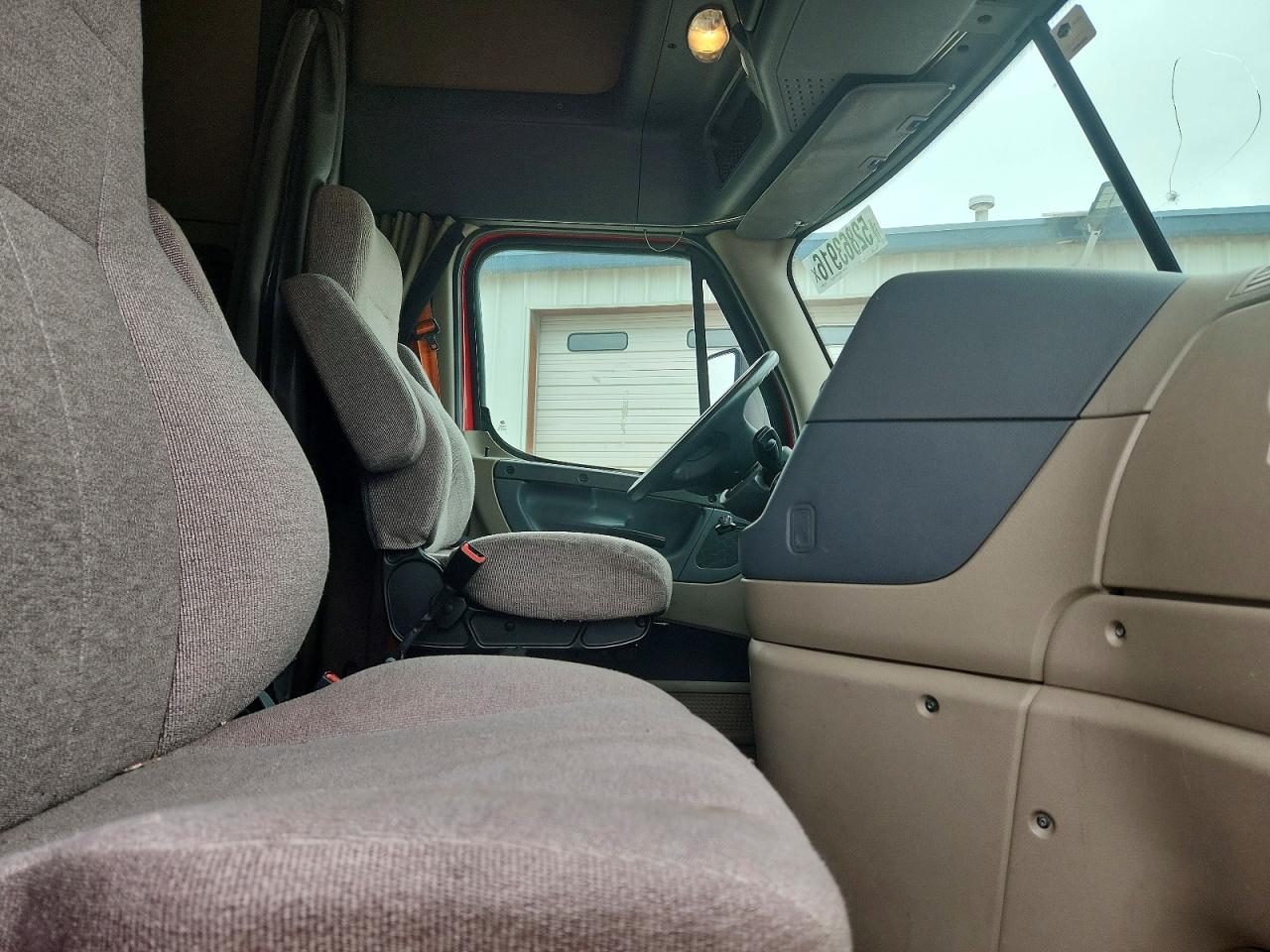 2017 FREIGHTLINER All other VIN 1FUJGLDR5HLHM7660 photo 5