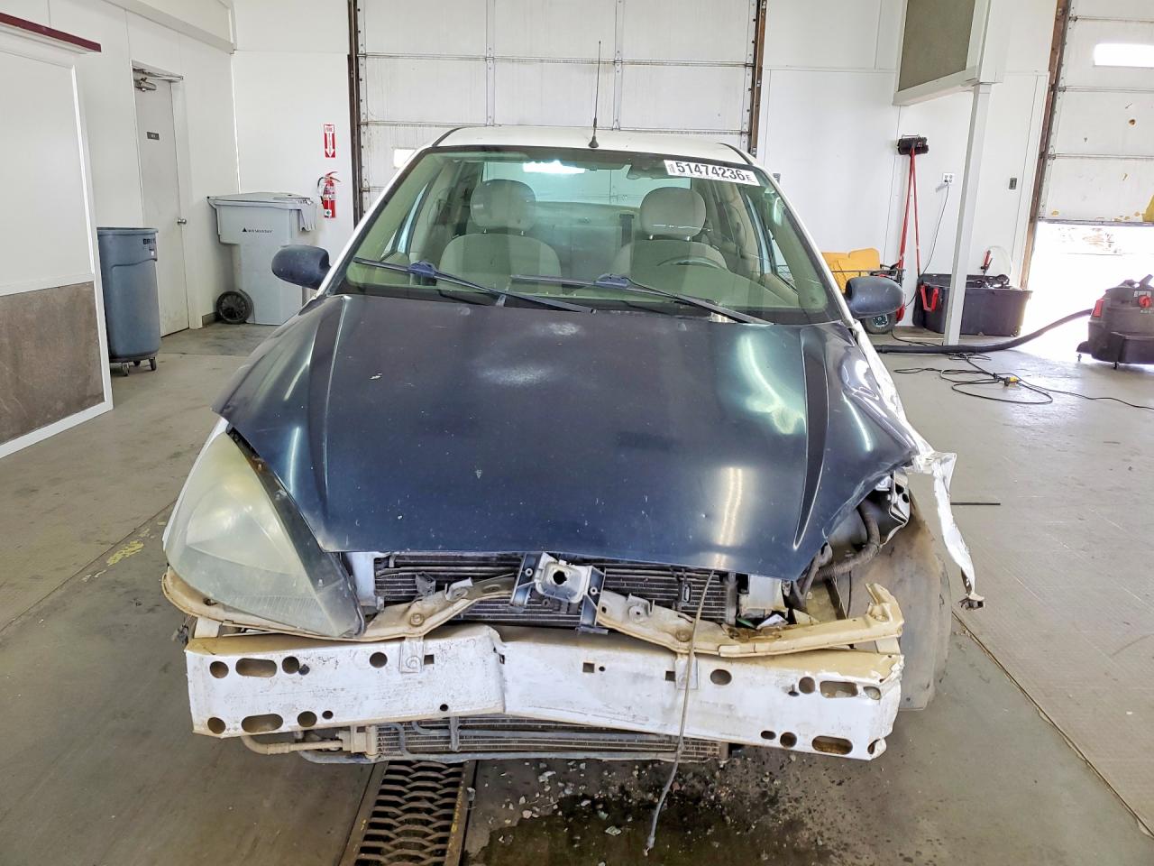 2004 Ford Focus VIN 1FAHP34364W178105 photo 5