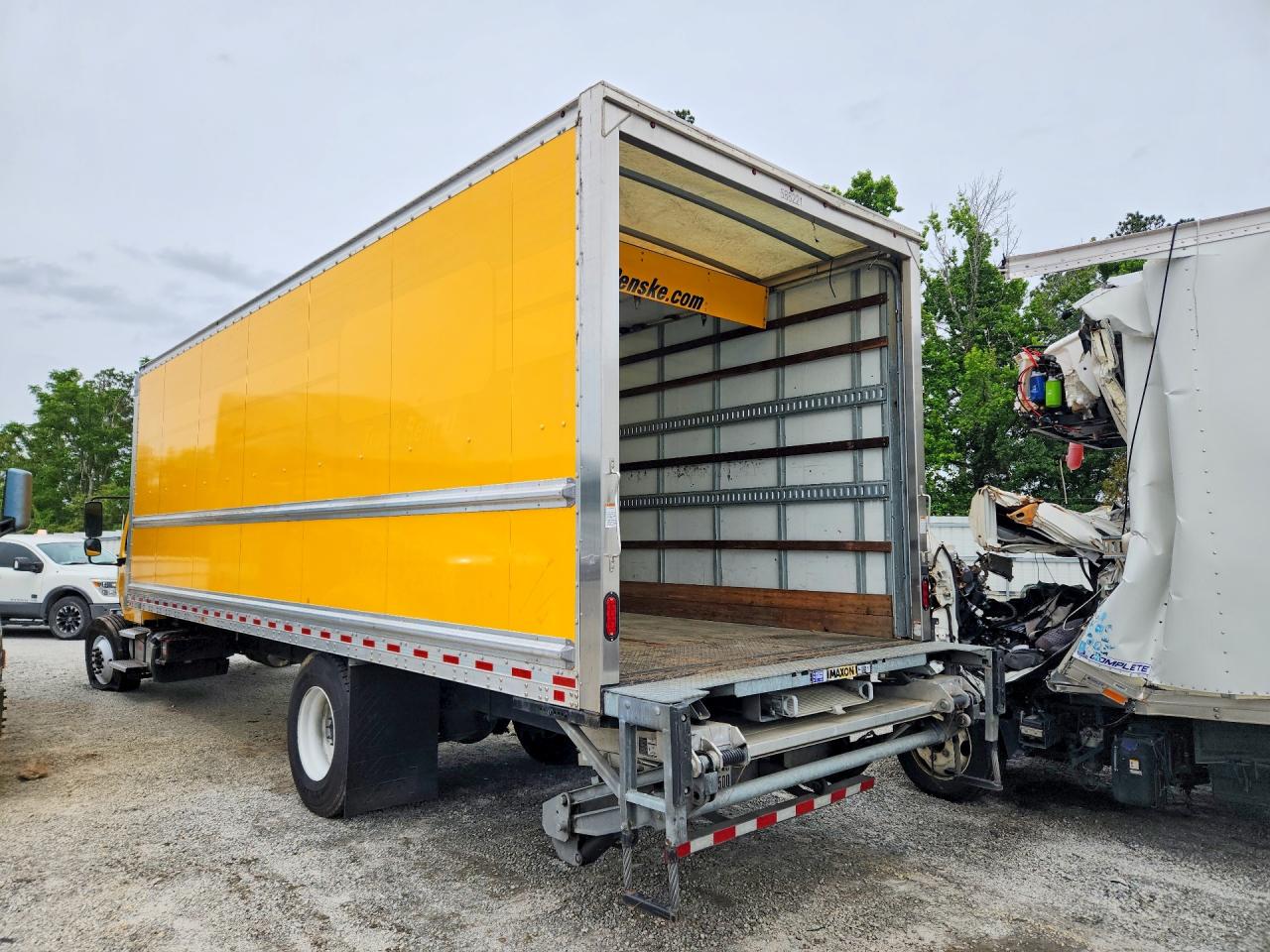 2023 FREIGHTLINER All other VIN 3ALACWFC0PDNT2256 photo 2