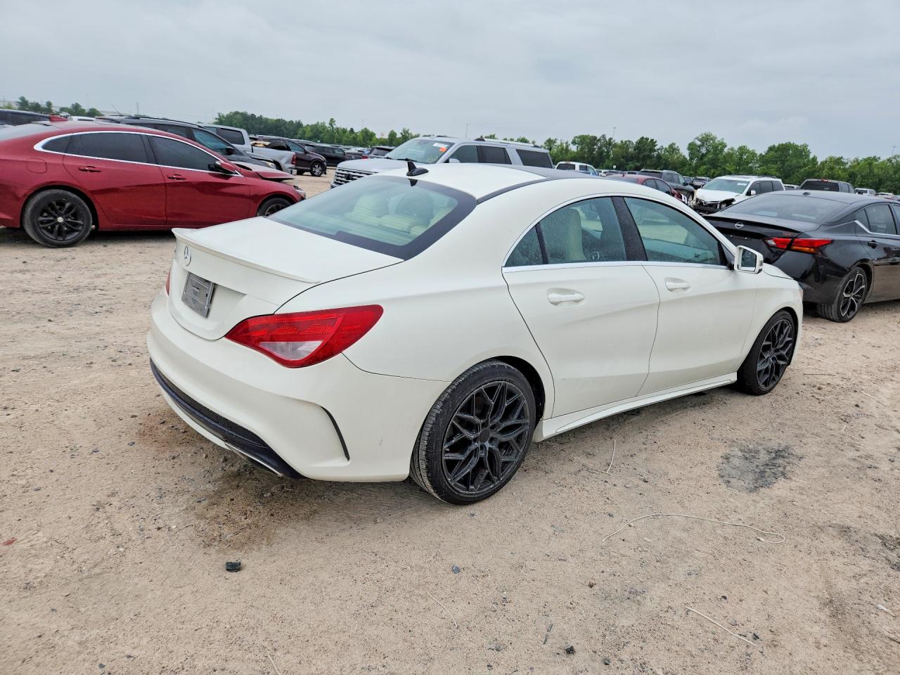 2018 Mercedes-Benz Cla-class VIN WDDSJ4EB9JN530498 photo 3
