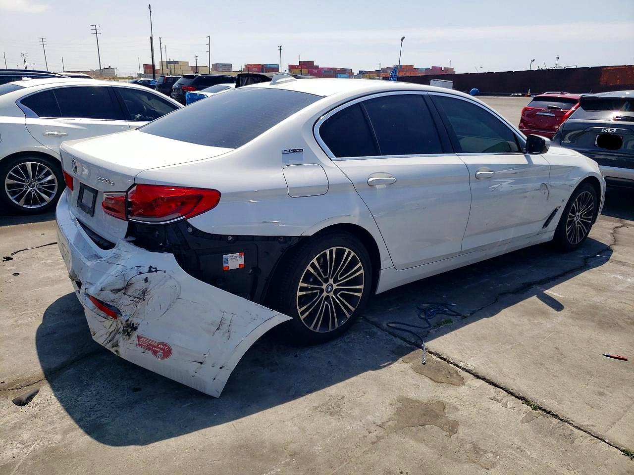2019 BMW 5 series VIN WBAJA9C59KB393398 photo 3