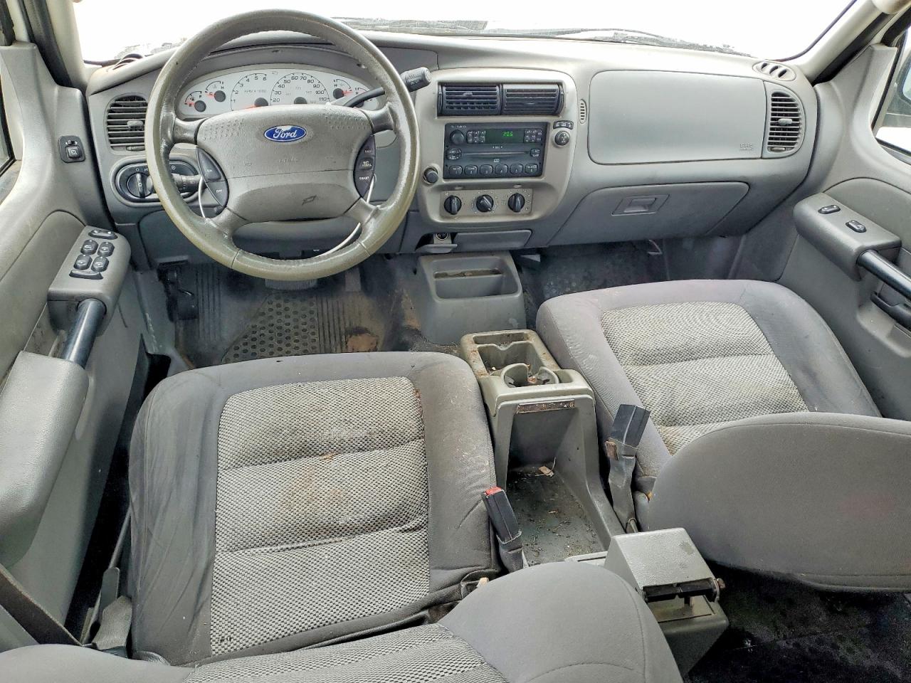 2004 Ford Explorer VIN 1FMZU67K84UA62262 photo 8