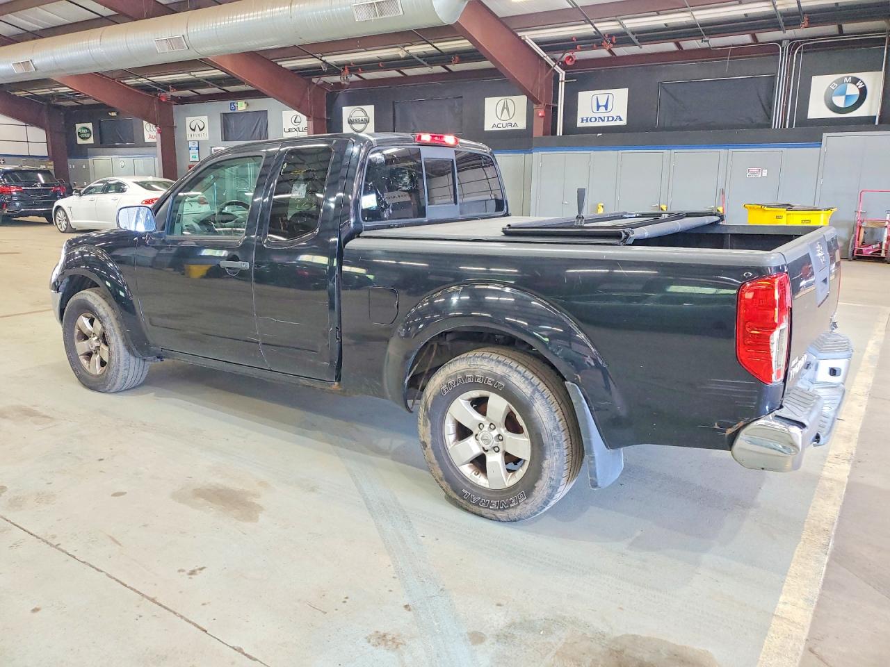 2011 Nissan Frontier VIN 1N6AD0CW6BC426802 photo 2