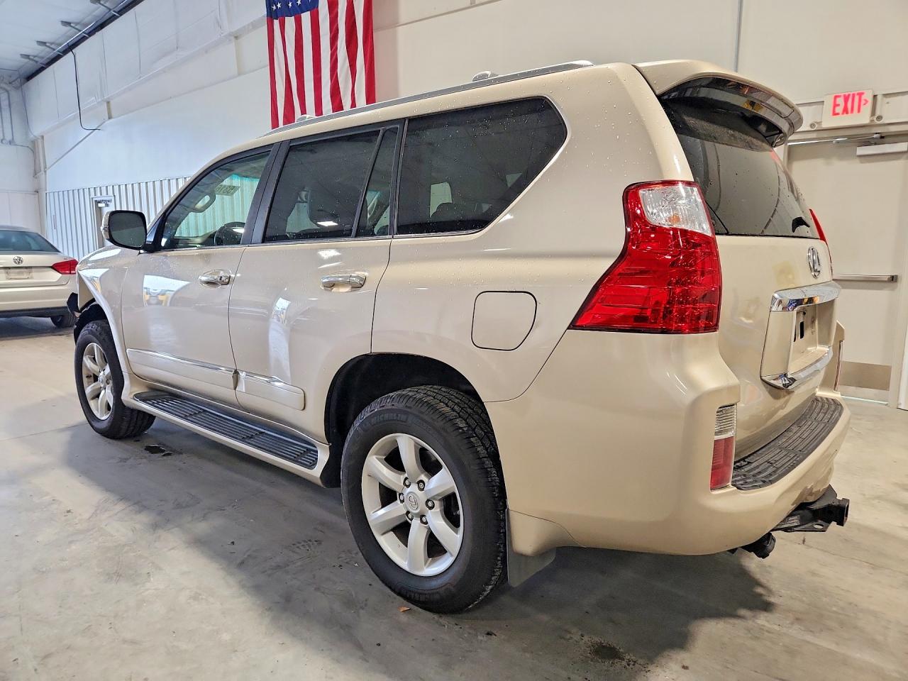 2012 Lexus Gx VIN JTJBM7FX8C5039420 photo 2