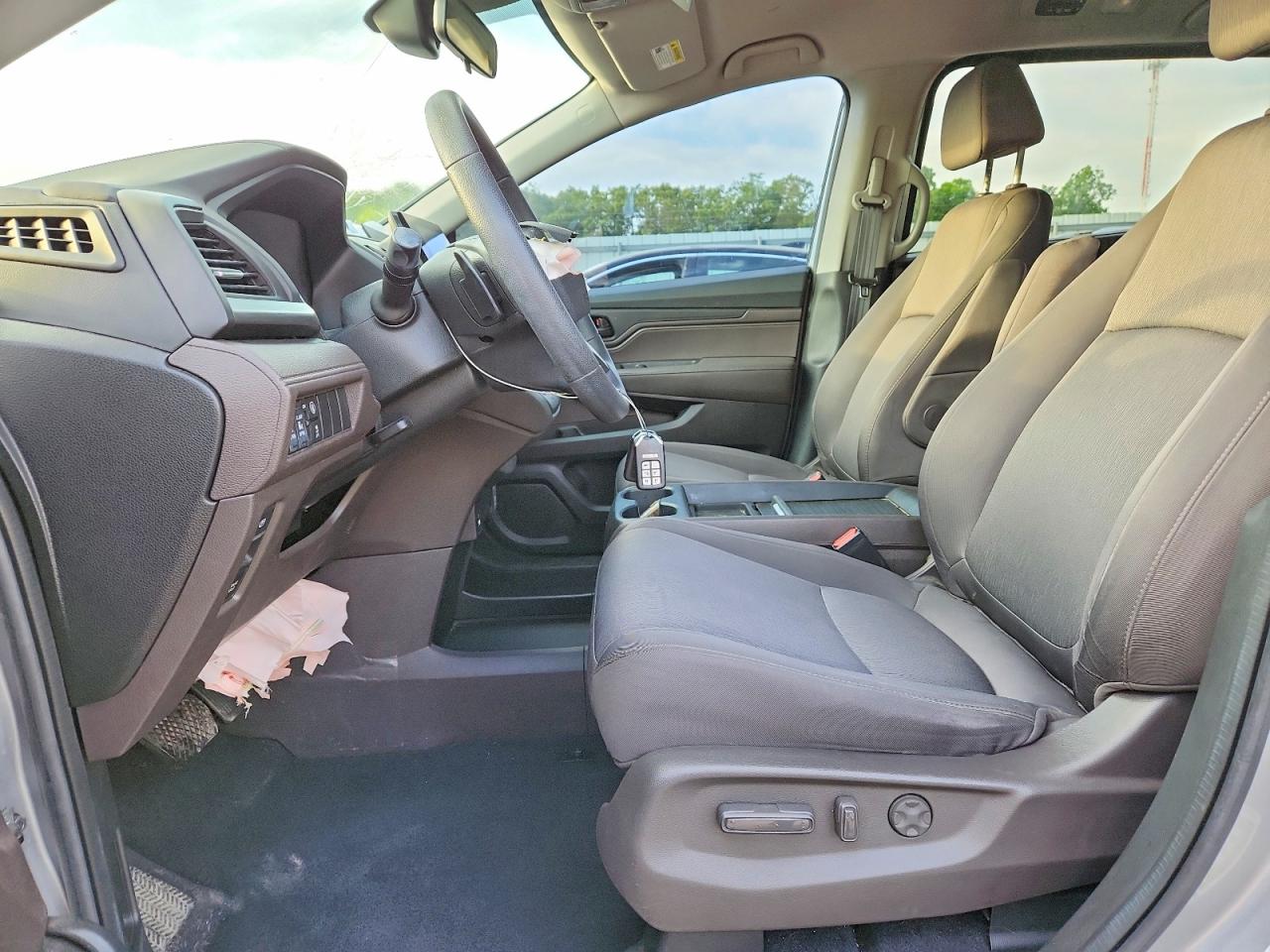 2021 Honda Odyssey VIN 5FNRL6H5XMB013301 photo 7