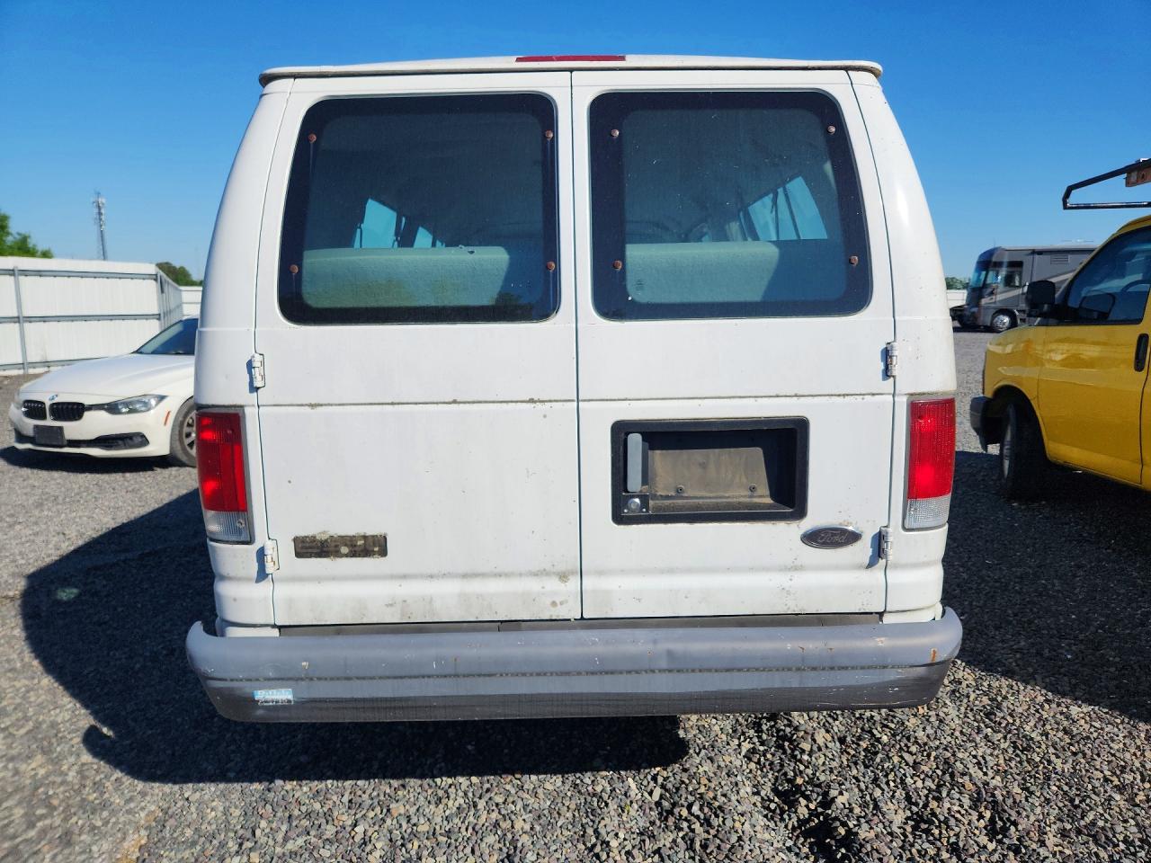 2003 Ford Econoline VIN 1FBSS31LX3HB90820 photo 6