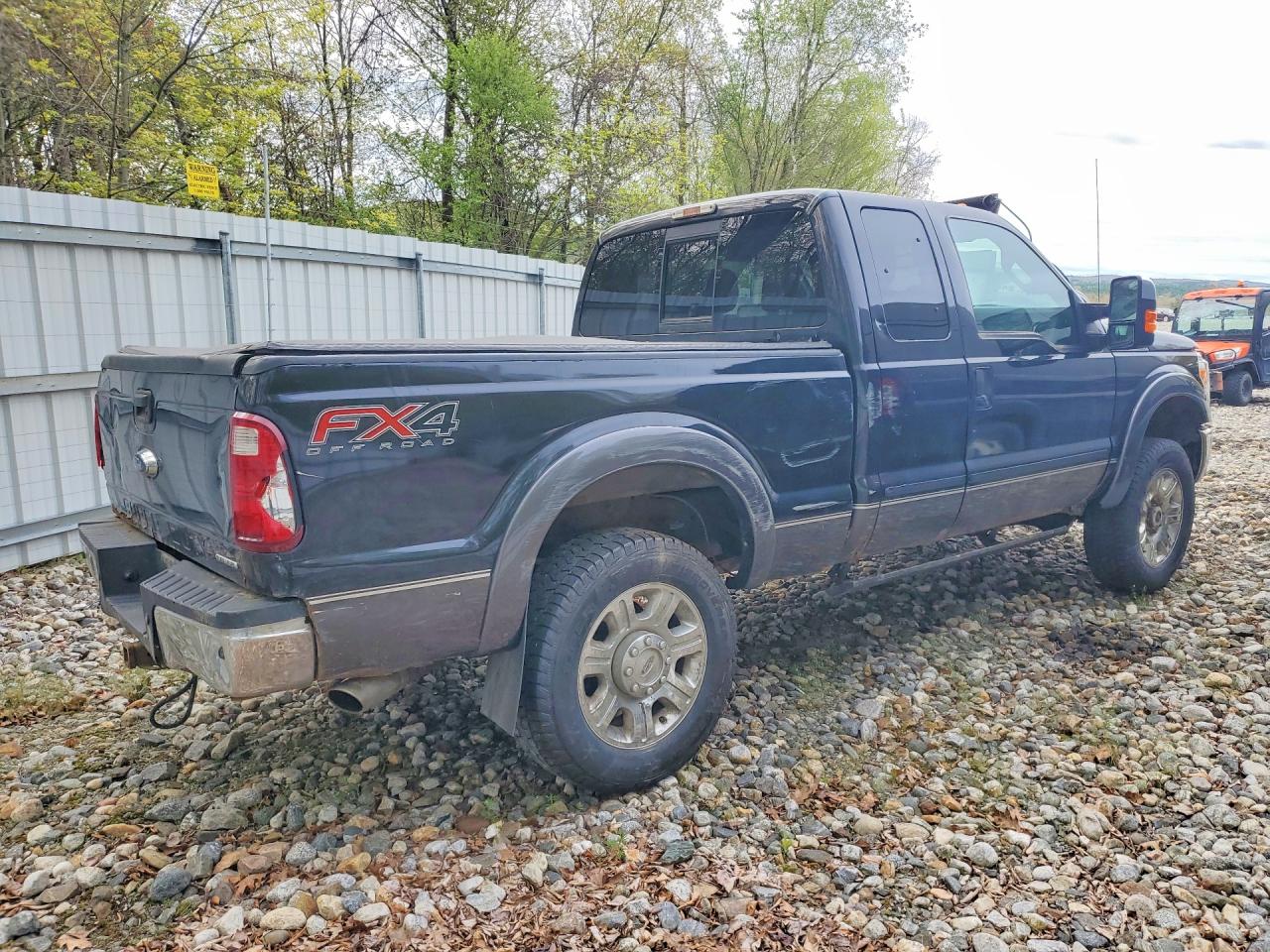 2015 Ford F350 VIN 1FT8X3B6XFEB38254 photo 3