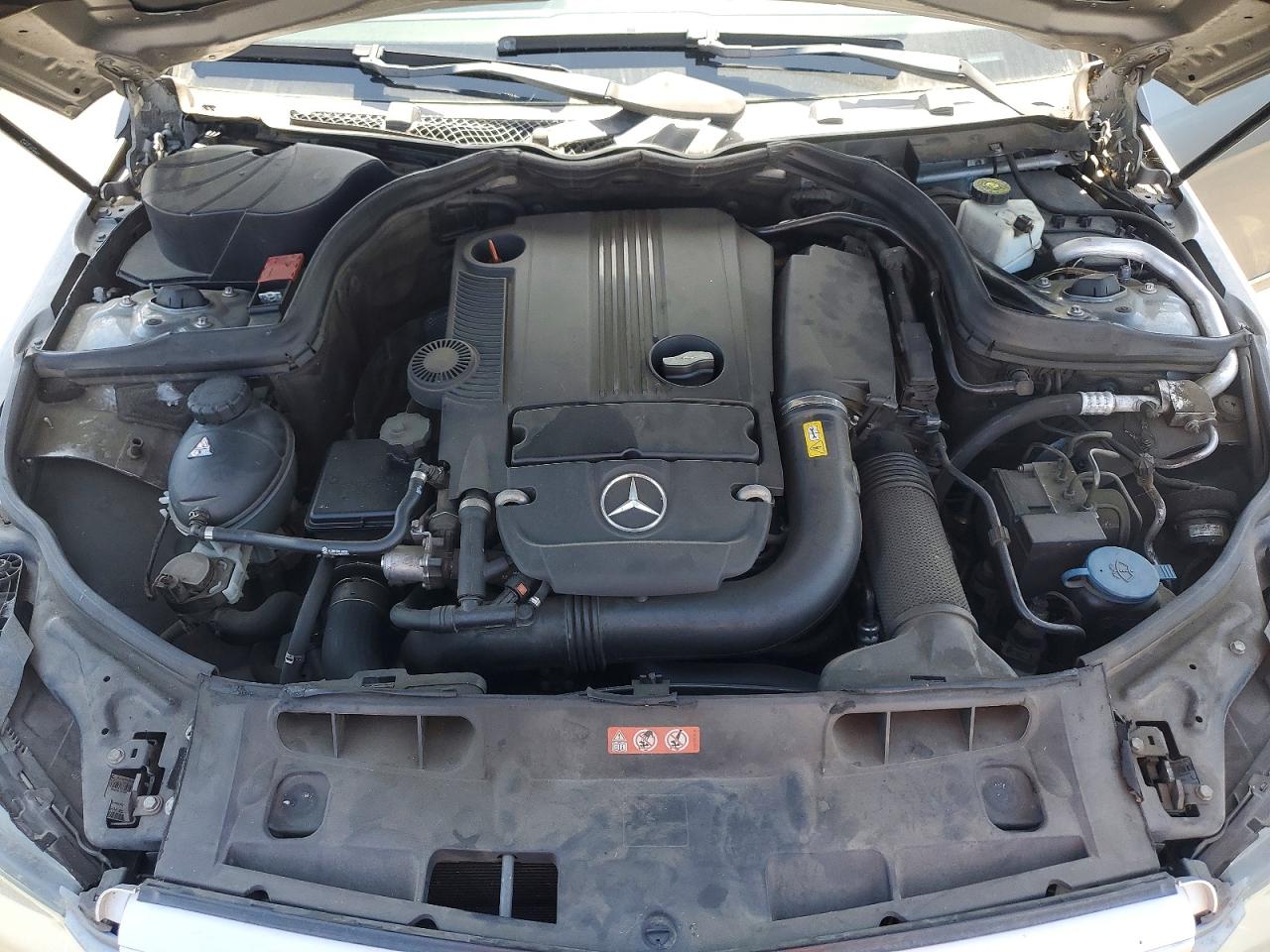 2012 Mercedes-Benz C class VIN WDDGF4HB3CR214559 photo 11