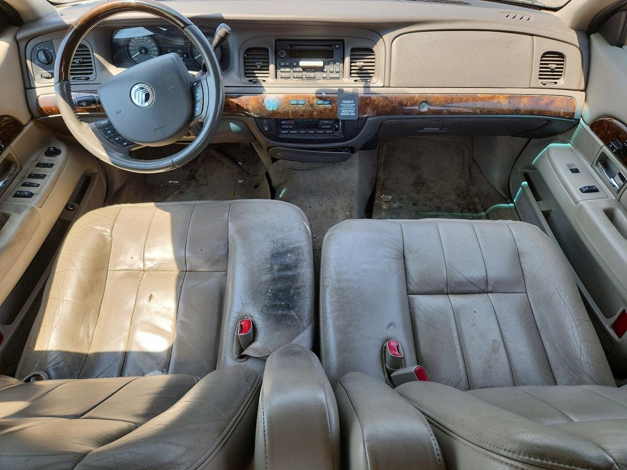 2010 Mercury Grmarquis VIN 2MEBM7FV9AX639245 photo 8