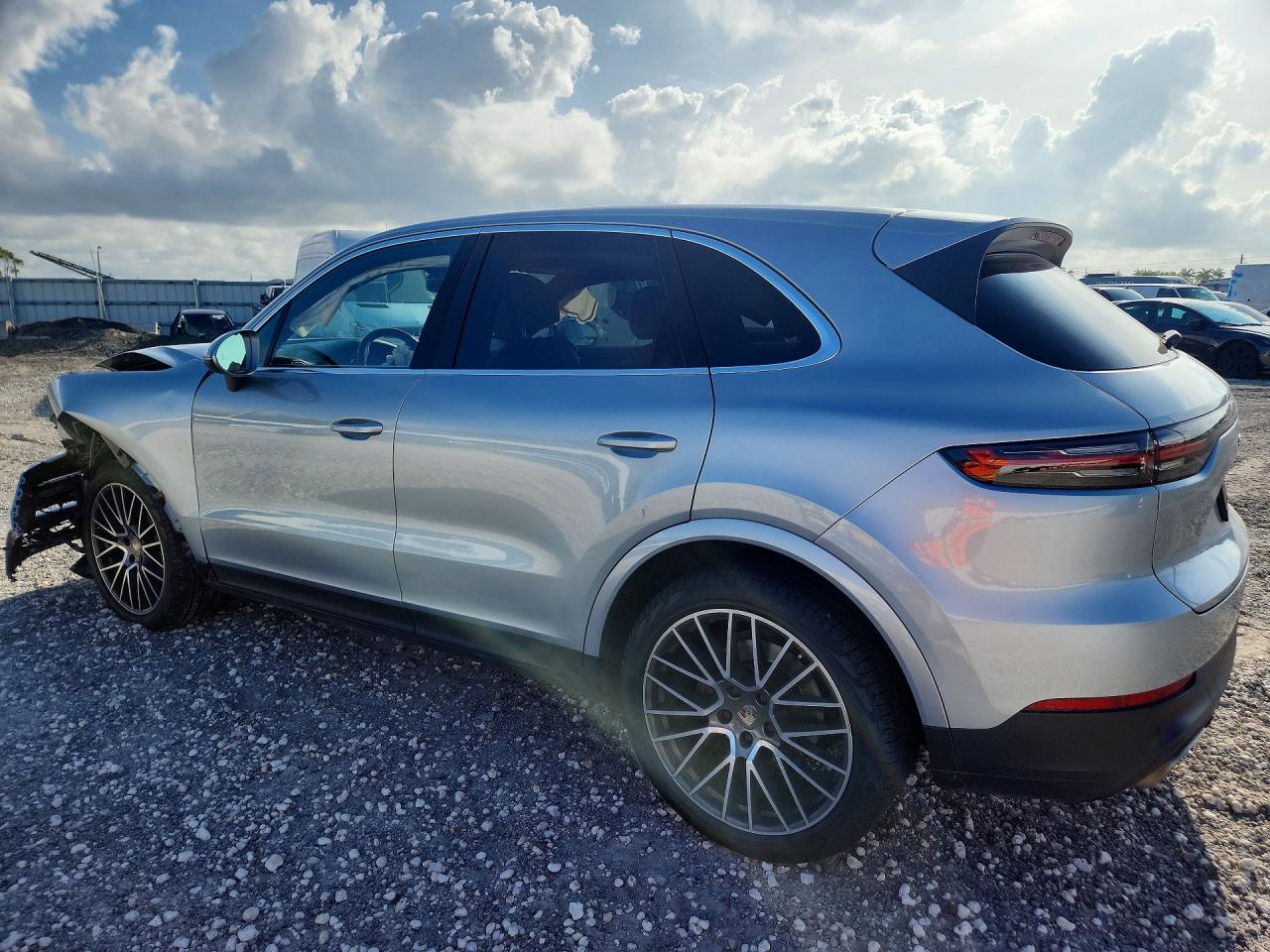 2020 Porsche Cayenne VIN WP1AA2AY7LDA06276 photo 2