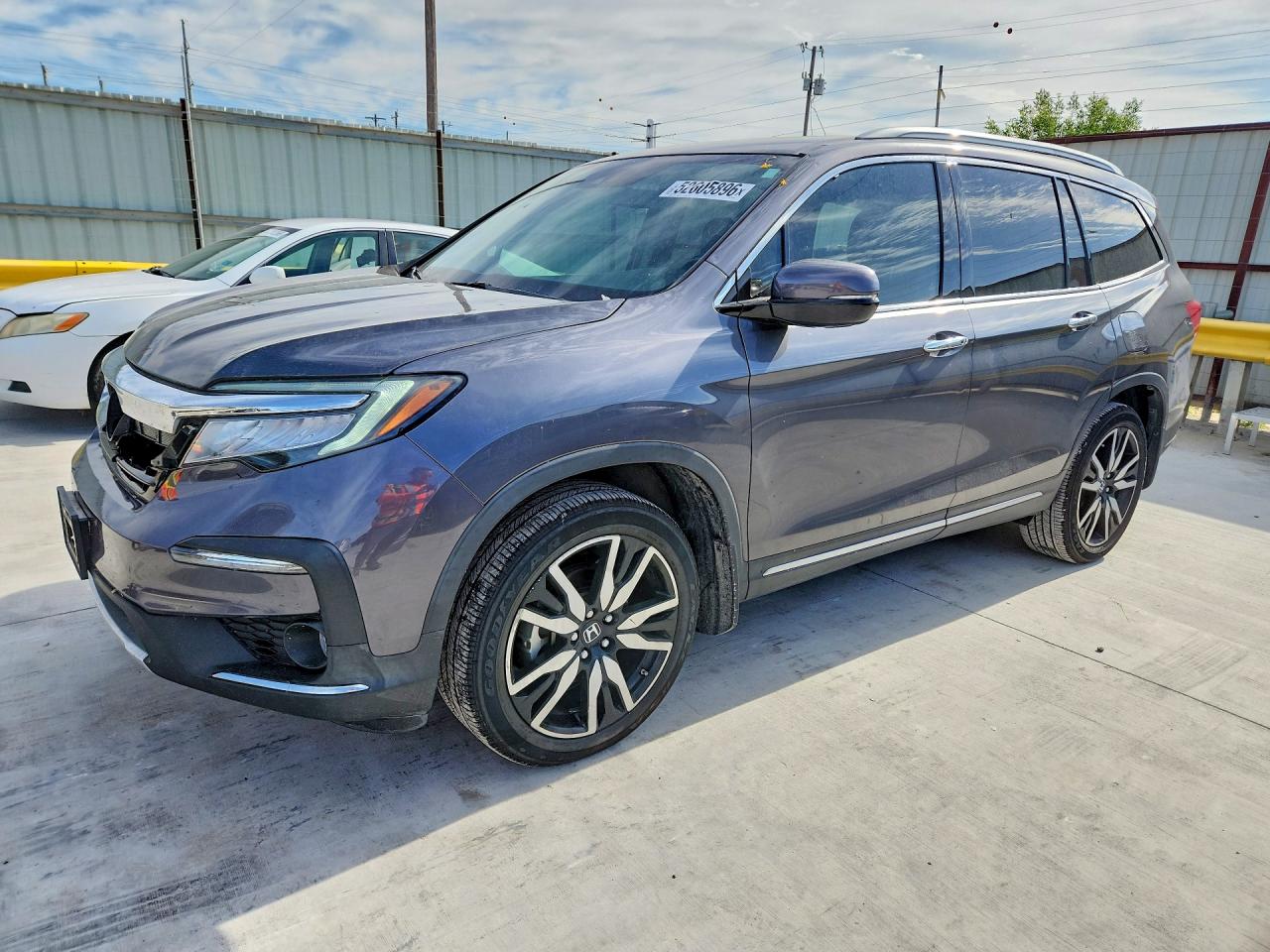 2020 Honda Pilot VIN 5FNYF5H61LB021615 photo 1
