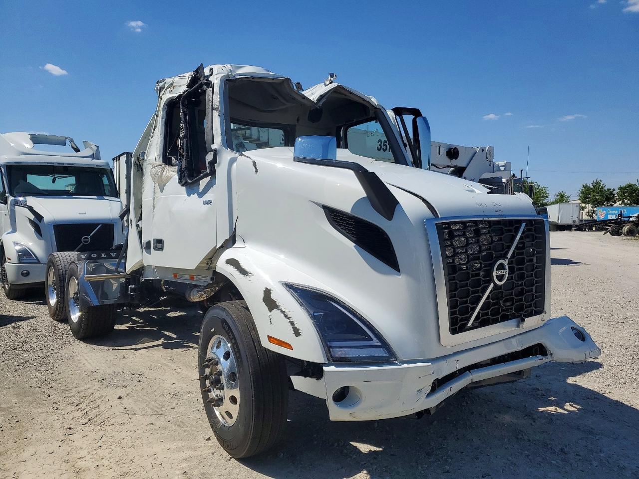 2026 Volvo All other VIN 4V4WC9DH4TN713596 photo 1