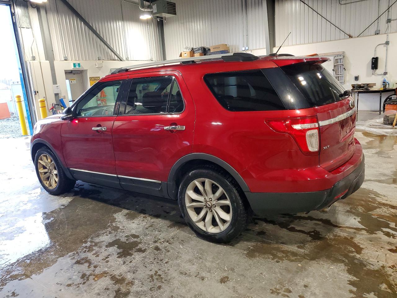 2013 Ford Explorer VIN 1FM5K8D87DGC17150 photo 2