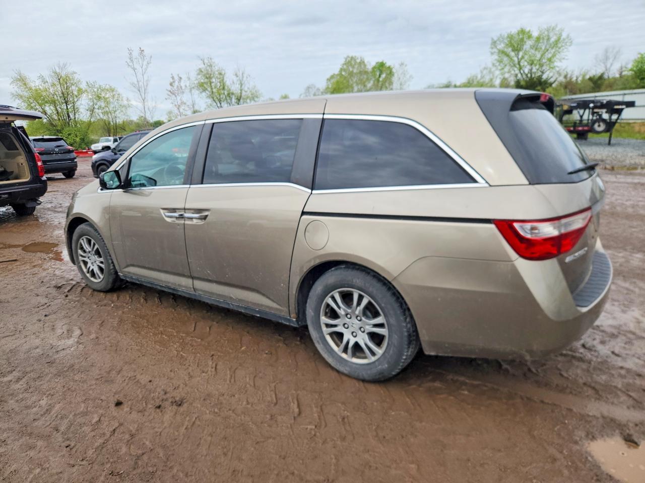 2011 Honda All models VIN 5FNRL5H4XBB028864 photo 2