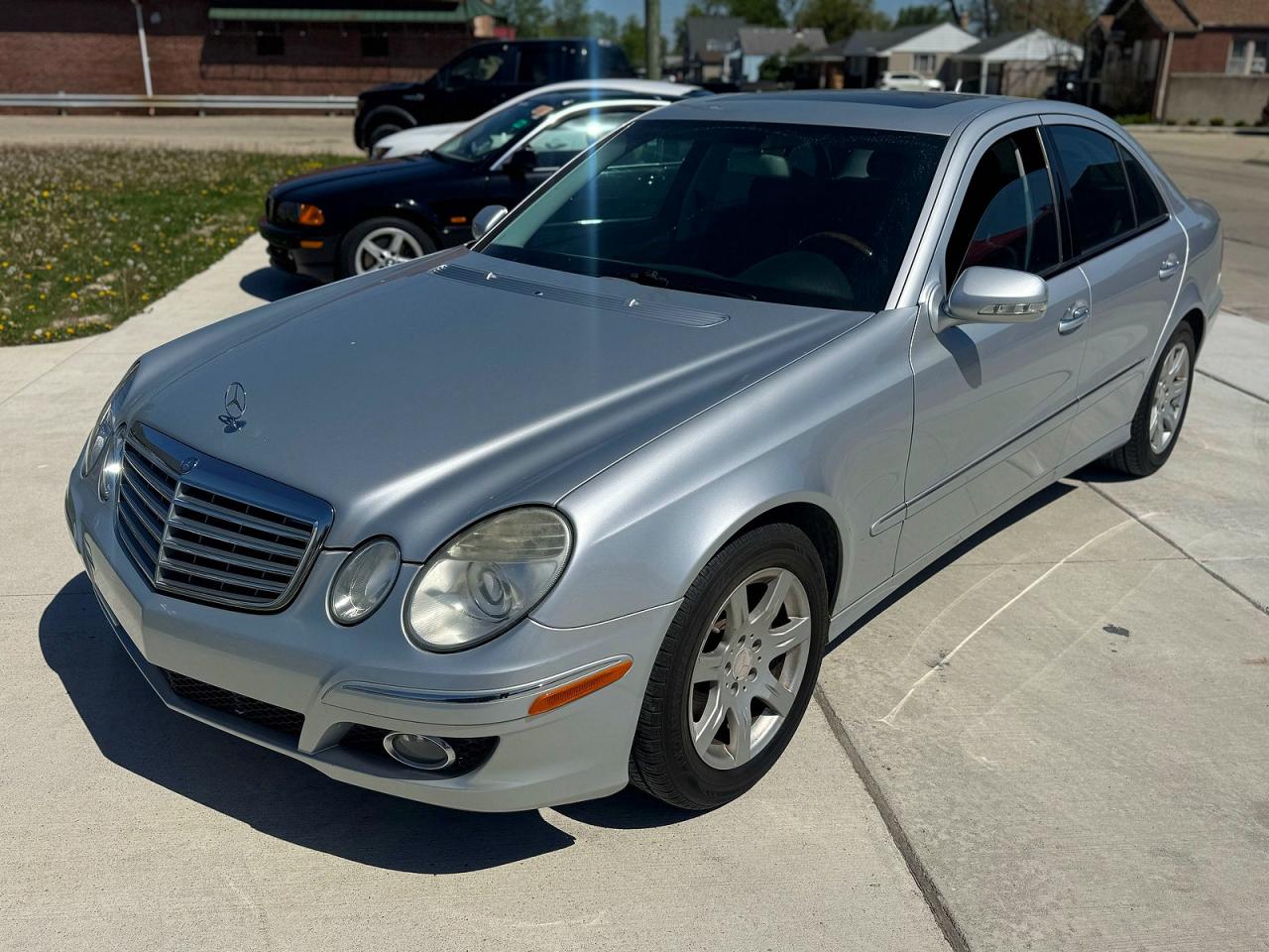 2008 Mercedes-Benz E-class VIN WDBUF22X08B194985 photo 2