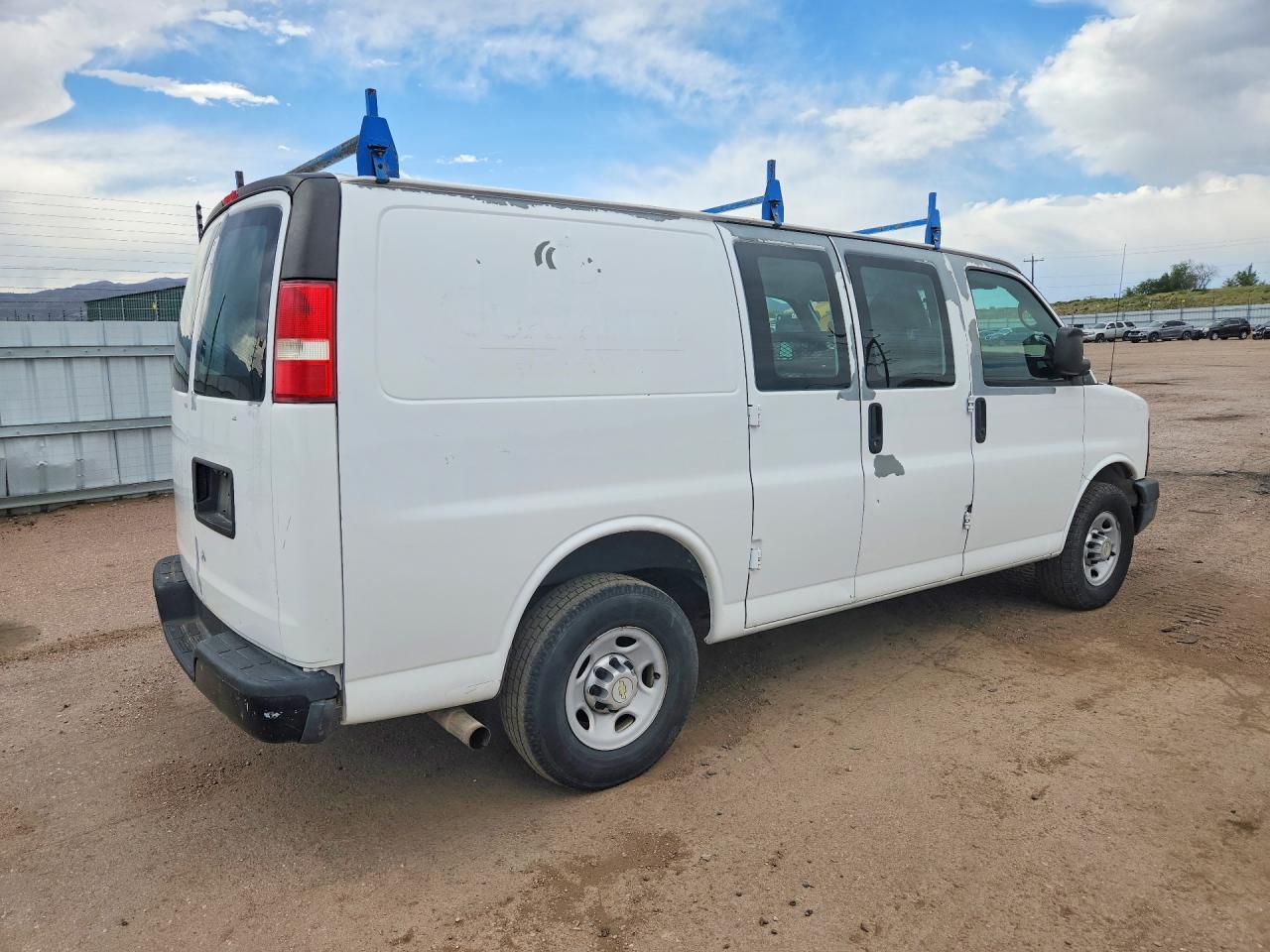 2011 CHEV Express VIN 1GCWGFCGXB1182322 photo 3