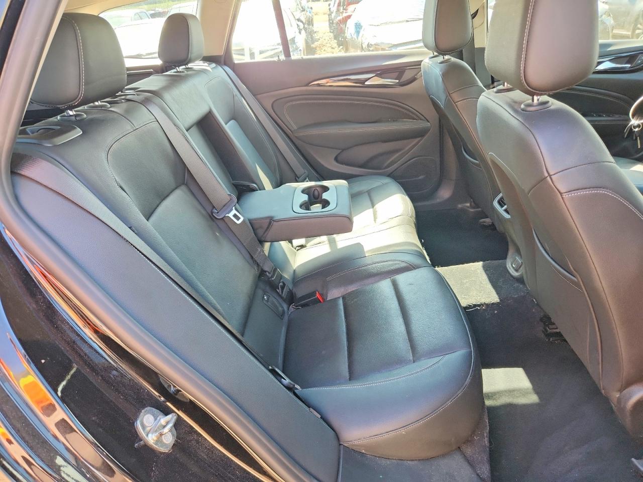 2018 Buick Regal VIN W04GV8SX1J1153226 photo 10