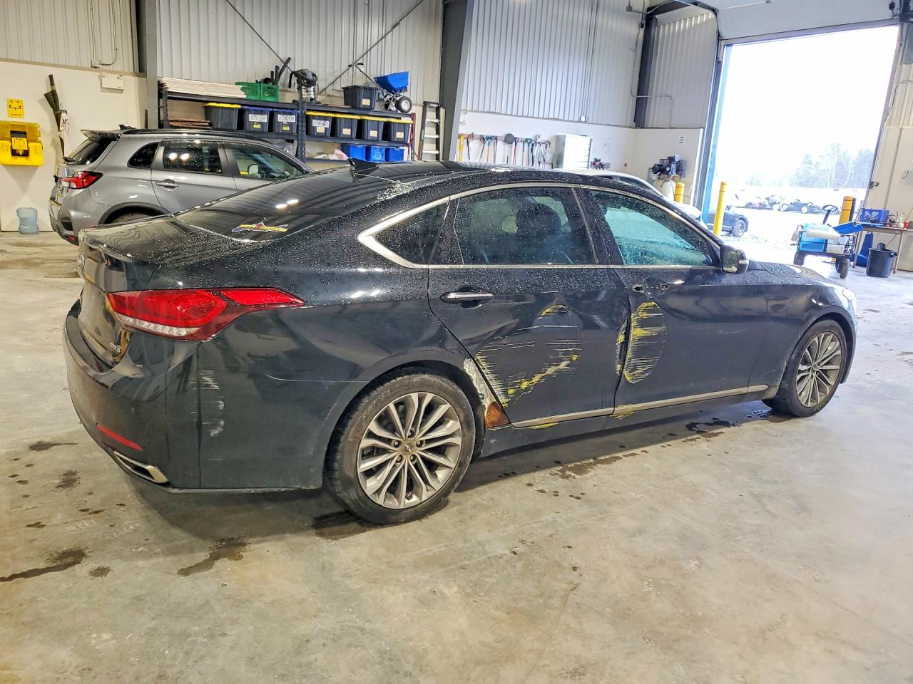 2016 Hyundai Genesis VIN KMHGN4JE9GU160040 photo 3